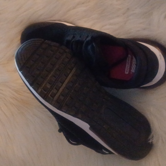 Sneaker - Picture 3 of 4